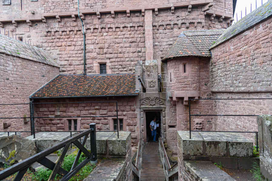 Francia - Alsacia 383 - Orschwiller - castillo de Koenigsbourg.jpg